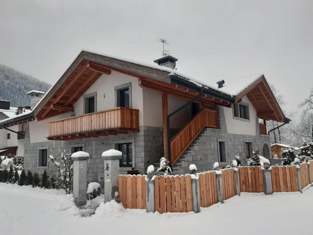 B&B Casa Il Sasso ปินโซโล ภายนอก รูปภาพ