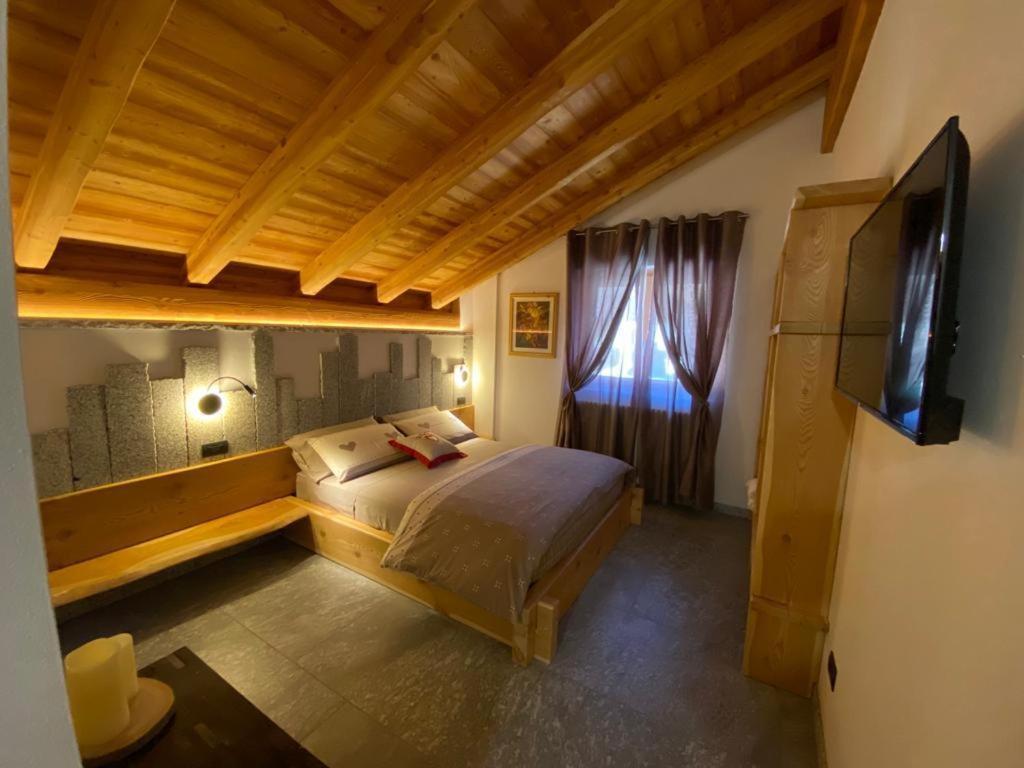 B&B Casa Il Sasso ปินโซโล ภายนอก รูปภาพ